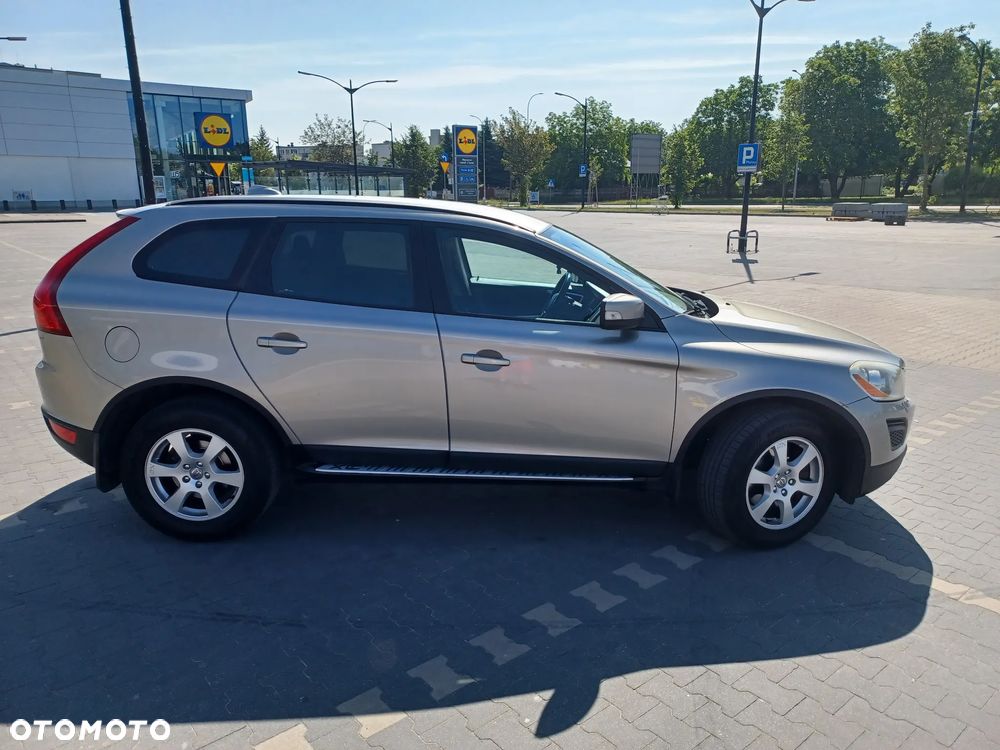 Volvo XC 60 D3 Momentum - 9