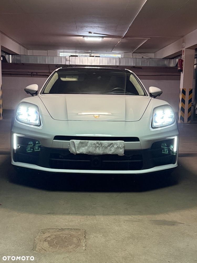 Porsche Panamera 4 - 8
