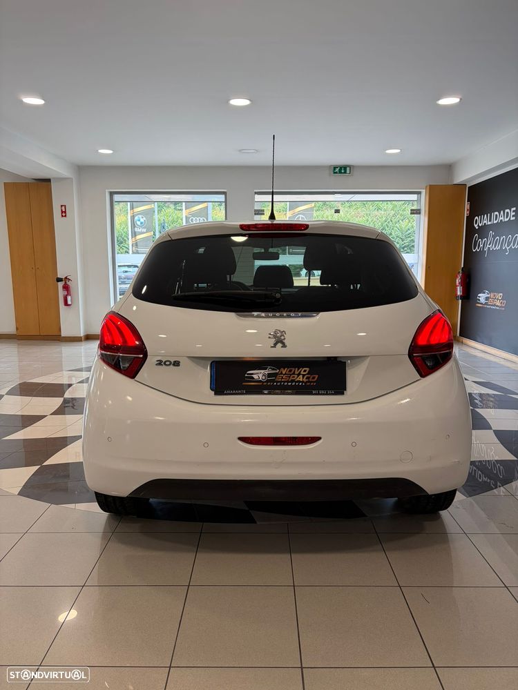 Peugeot 208 1.6 BlueHDi Style - 3