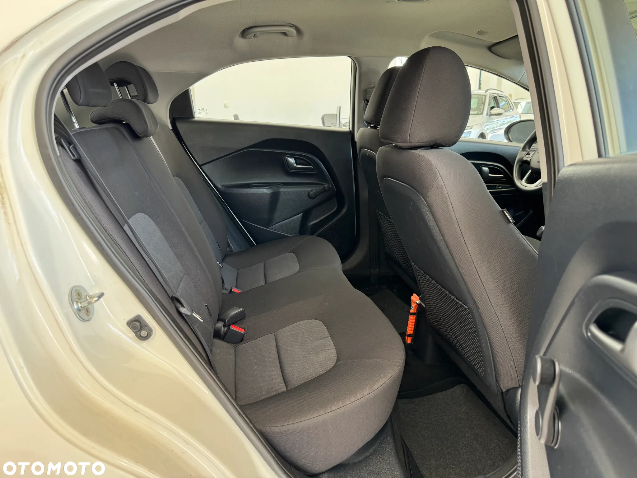 Kia Rio 1.2 Attract - 21