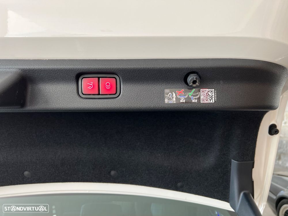 Mercedes-Benz EQE 300 Electric Art - 22