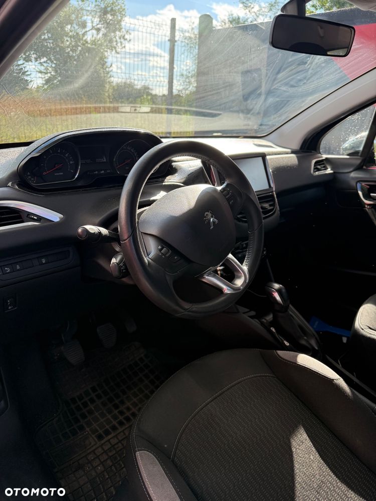 Peugeot 208 1.2 PureTech Style - 12