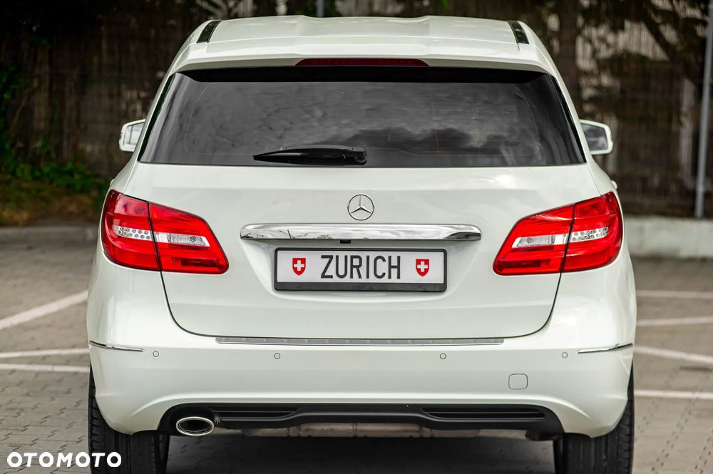 Mercedes-Benz Klasa B 200 7G-DCT AMG Line - 18