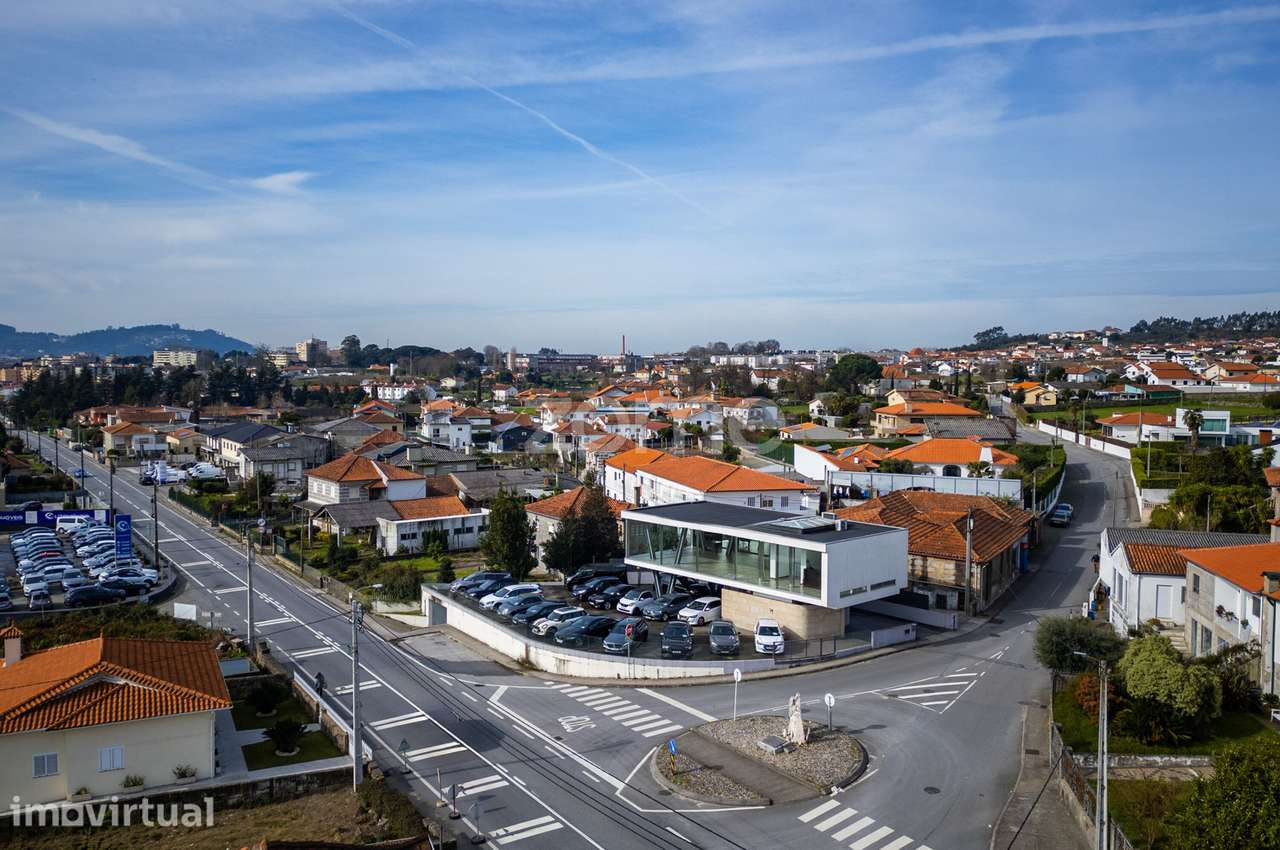 PAVILHÃO MULTIUSO COM ELEVADA VISIBILIDADE COMERCIAL EM GUIMARÃES - Grande imagem: 5/60