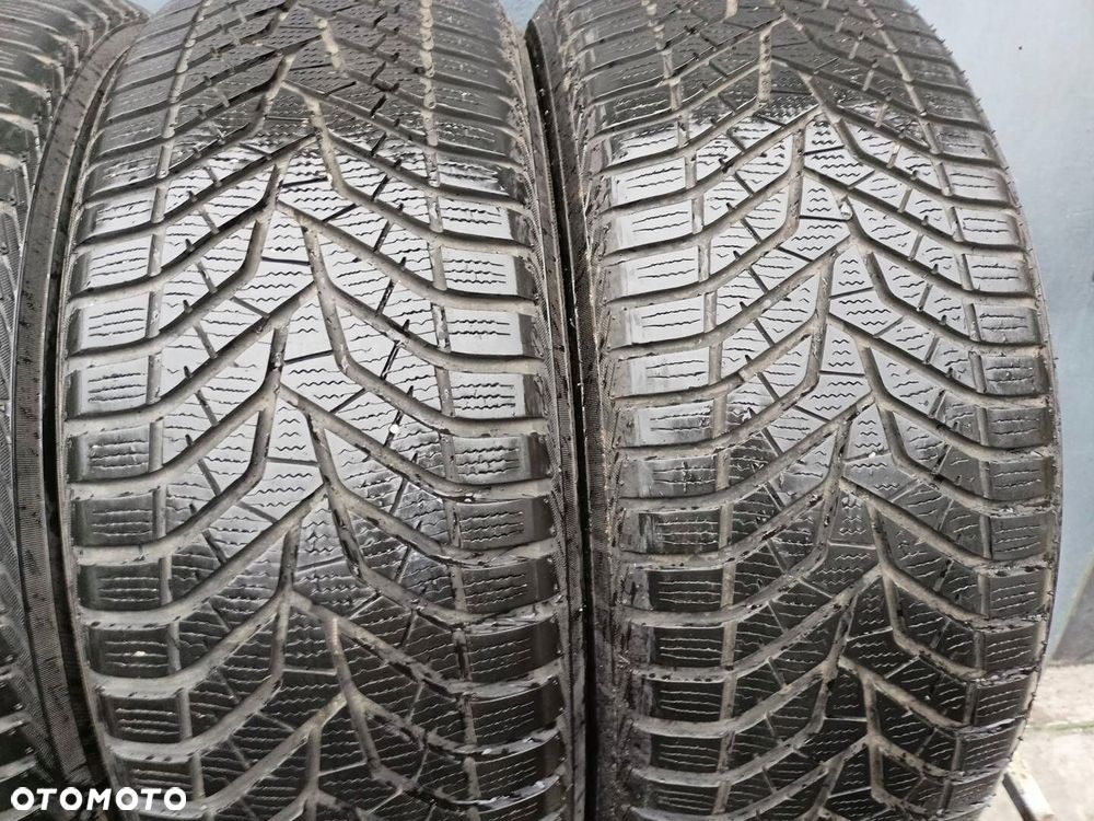 225/55R19 Yokohama Bluearth Winter V905 komplet opon zima 6,6mm - 3