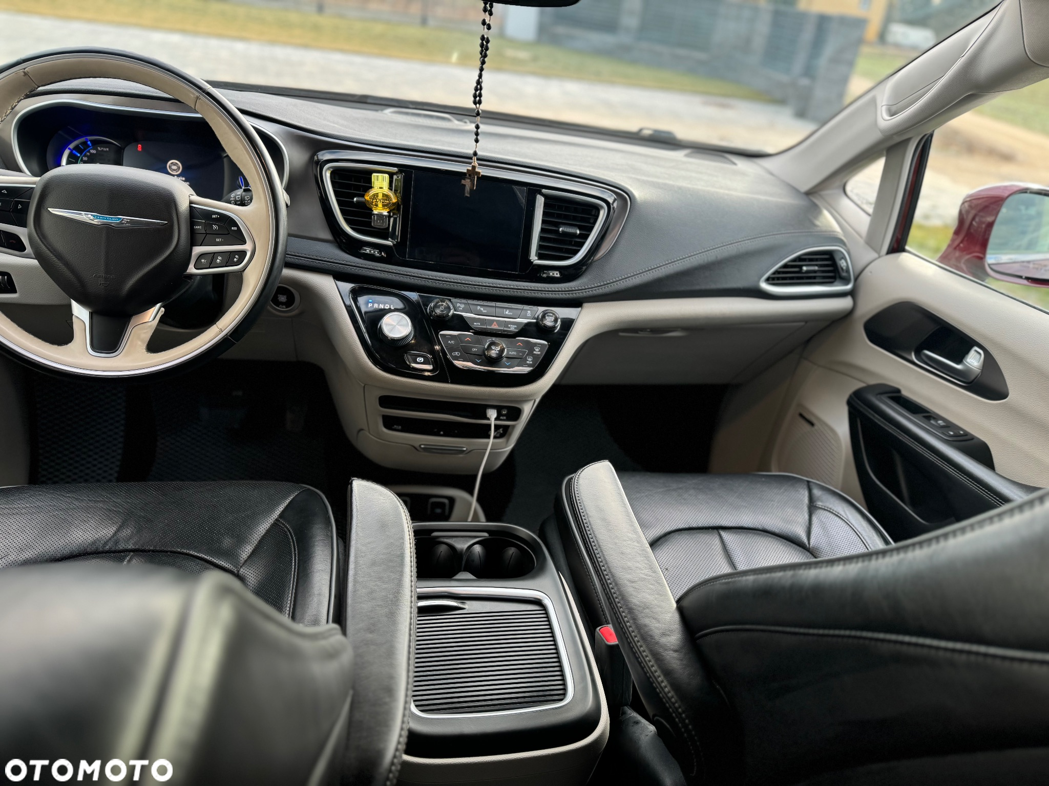 Chrysler Pacifica - 11