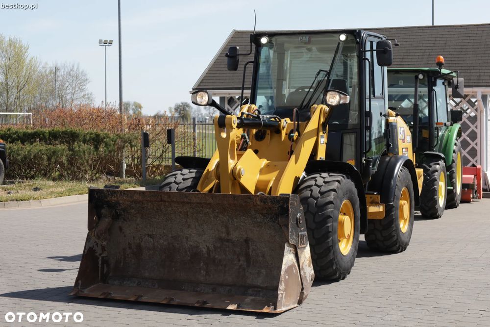 Caterpillar CAT 906M - 9