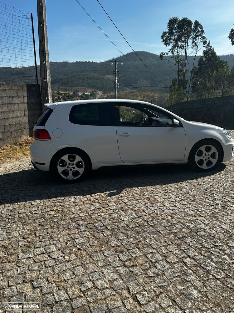 VW Golf 2.0 GTI - 4