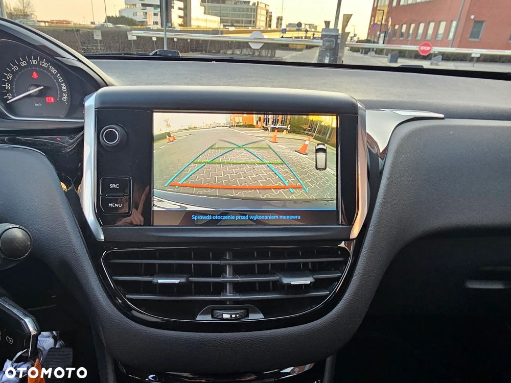 Peugeot 208 PureTech 82 Urban Move - 25
