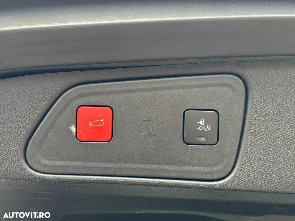 Peugeot 3008 PureTech 130 Stop & Start GPF EAT8 Crossway - 16