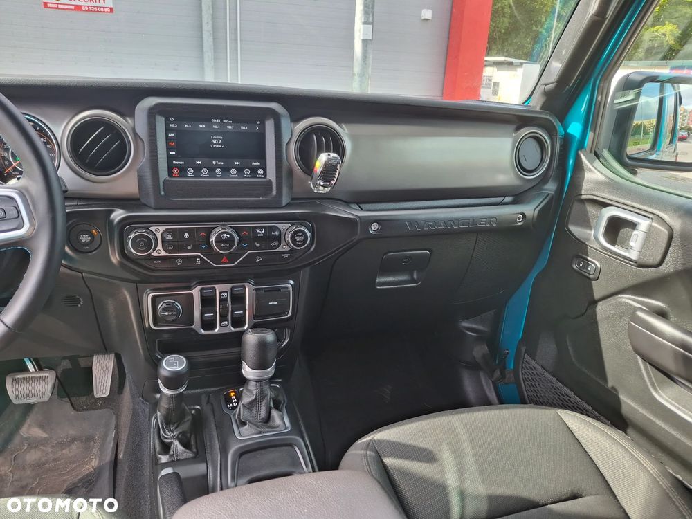 Jeep Wrangler Unlimited GME 2.0 Turbo Sport - 28