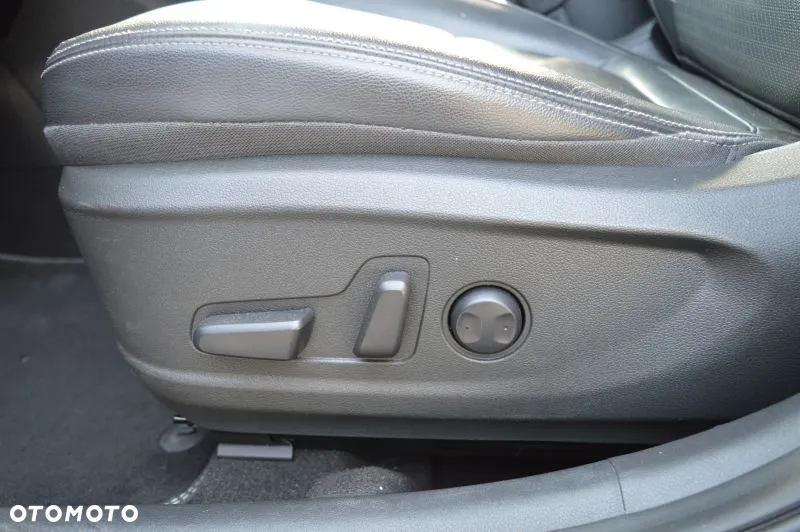 Hyundai Kona - 12