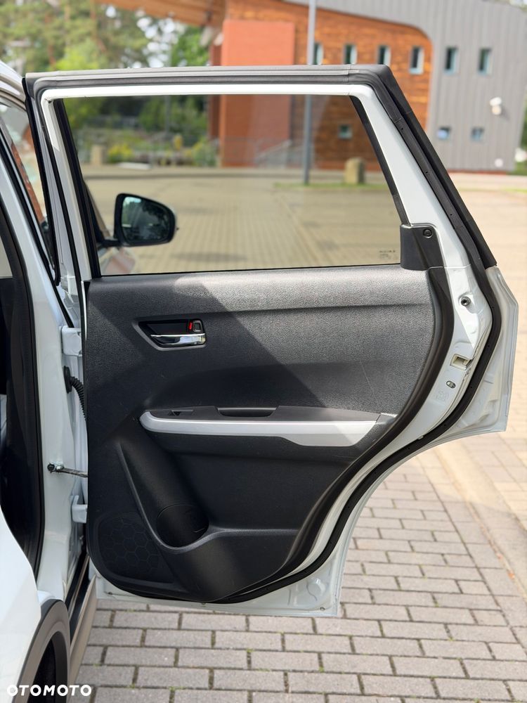 Suzuki Vitara 1.6 DDiS (4x4) Allgrip Comfort+ - 13