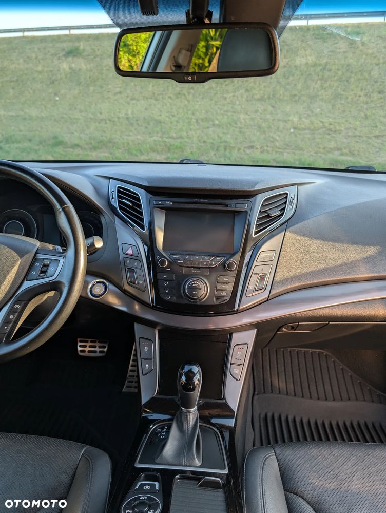 Hyundai i40 Kombi 1.7 CRDi DCT Premium - 14