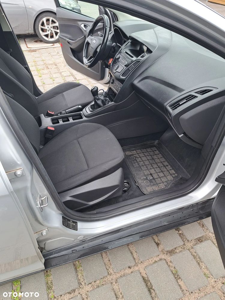 Ford Focus 1.6 Titanium - 11