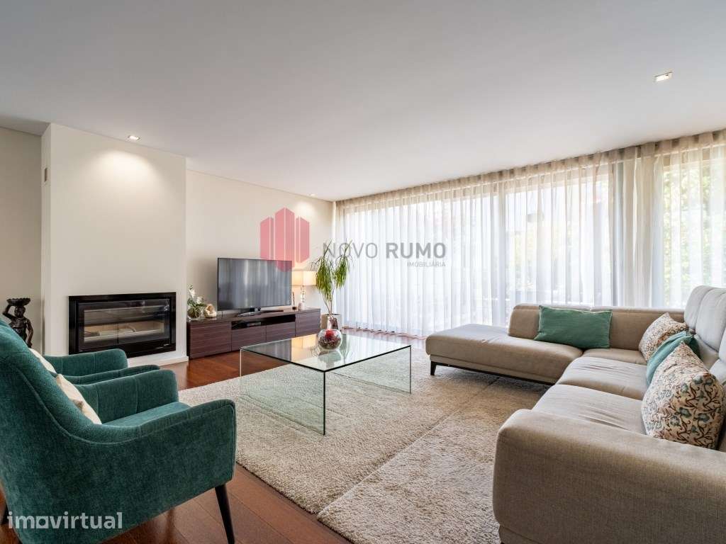 **Moradia T3 com 3 Suítes, Terraços e Garagem para 3 Carros - Senho... - Grande imagem: 5/41
