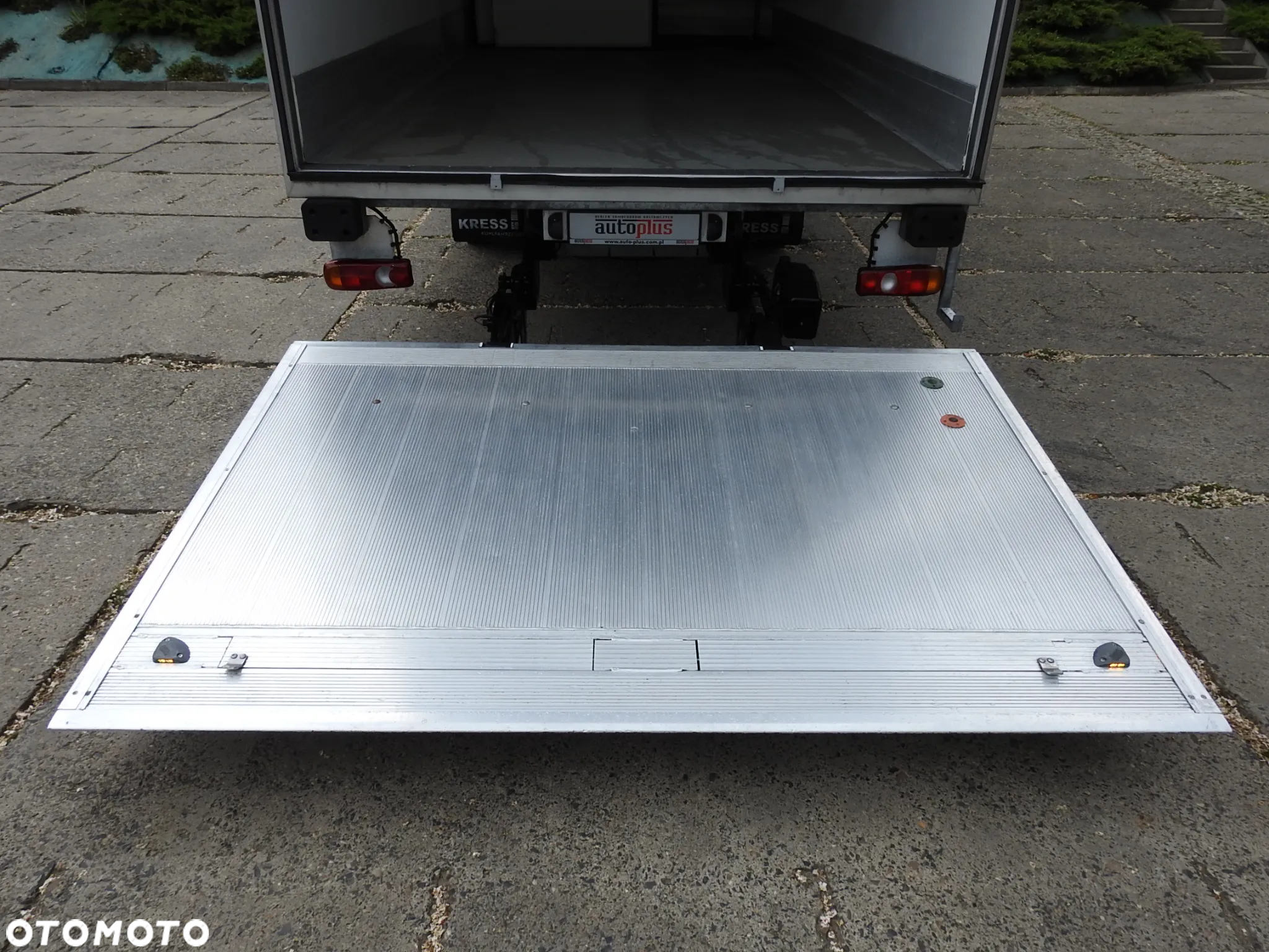 Mitsubishi CANTER FUSO 7C15 KONTENER CHŁODNIA WINDA 14 PALET -4*C ZASILANIE 230V KLIMATYZACJA AUTOMATYCZNA SKRZYNIA 150KM  [1866] - 19