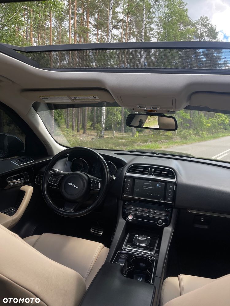 Jaguar F-Pace 35t AWD Prestige - 27