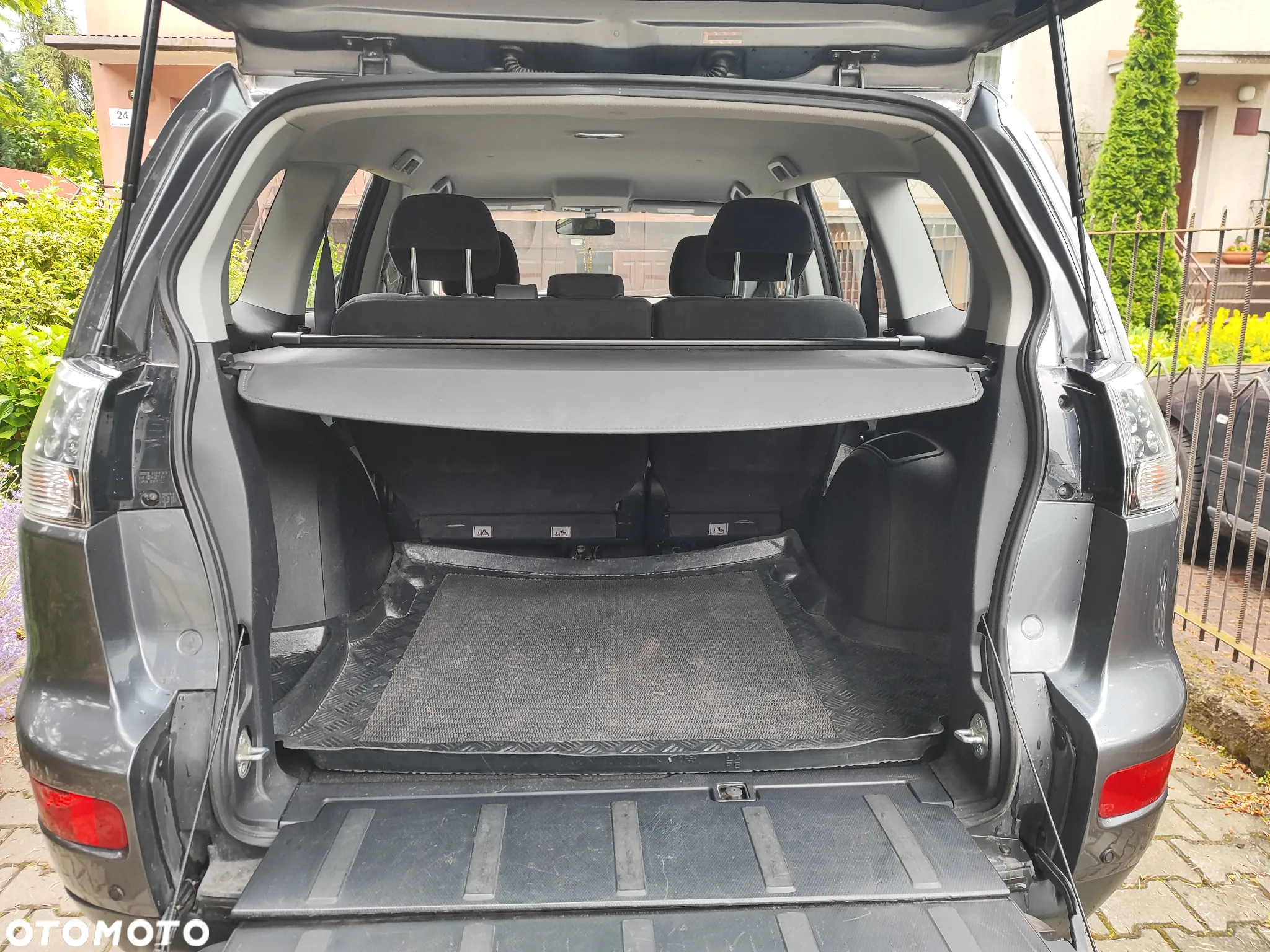 Mitsubishi Outlander 3.0 V6 XLS - 11