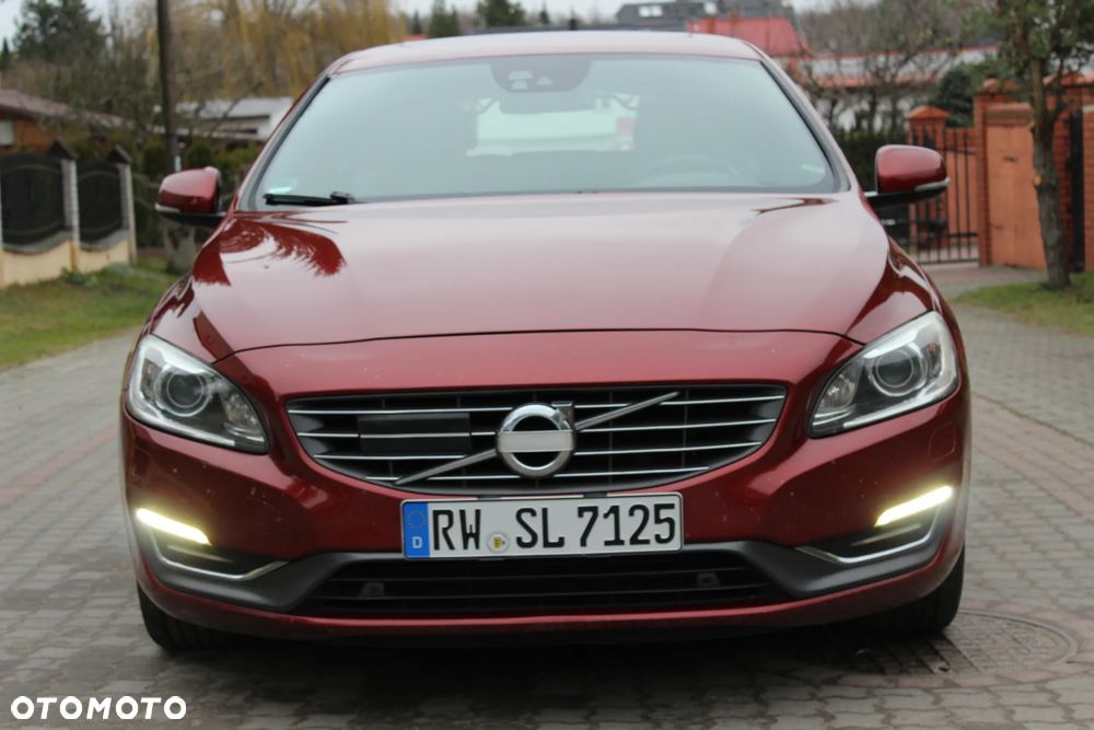 Volvo V60 D5 Geartronic Summum - 32