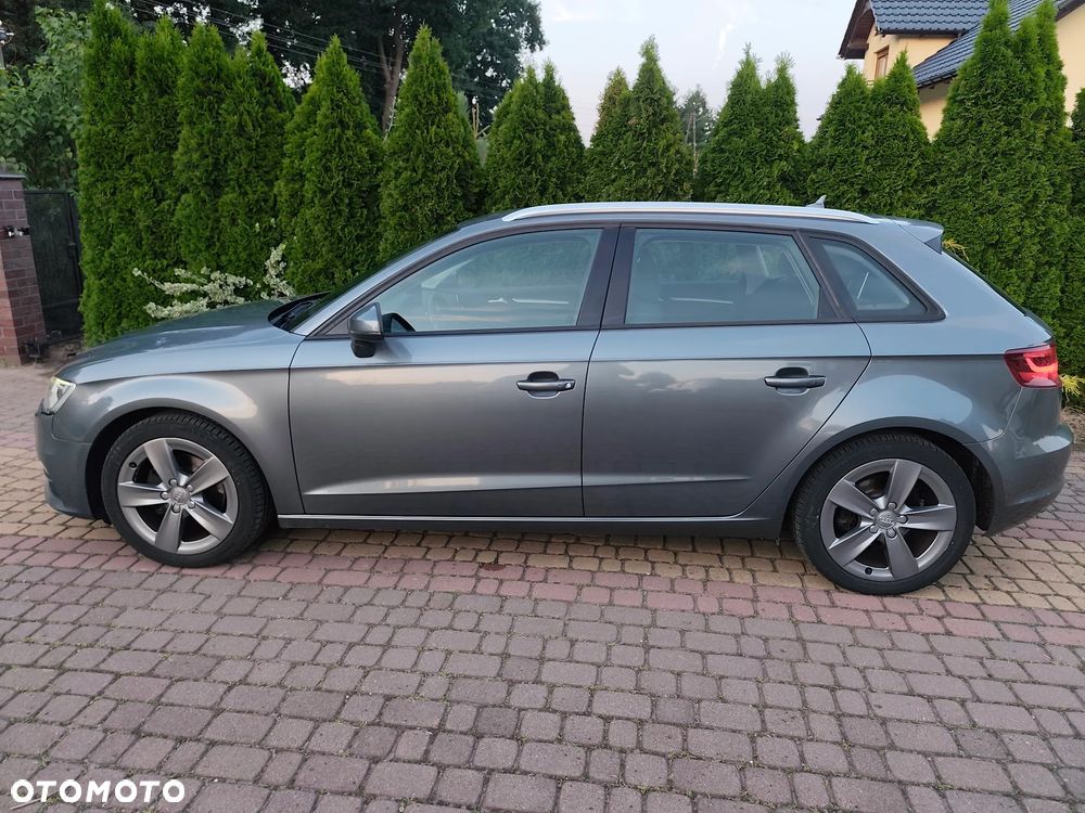 Audi A3 Sportback 2.0 TDI Ambiente - 2