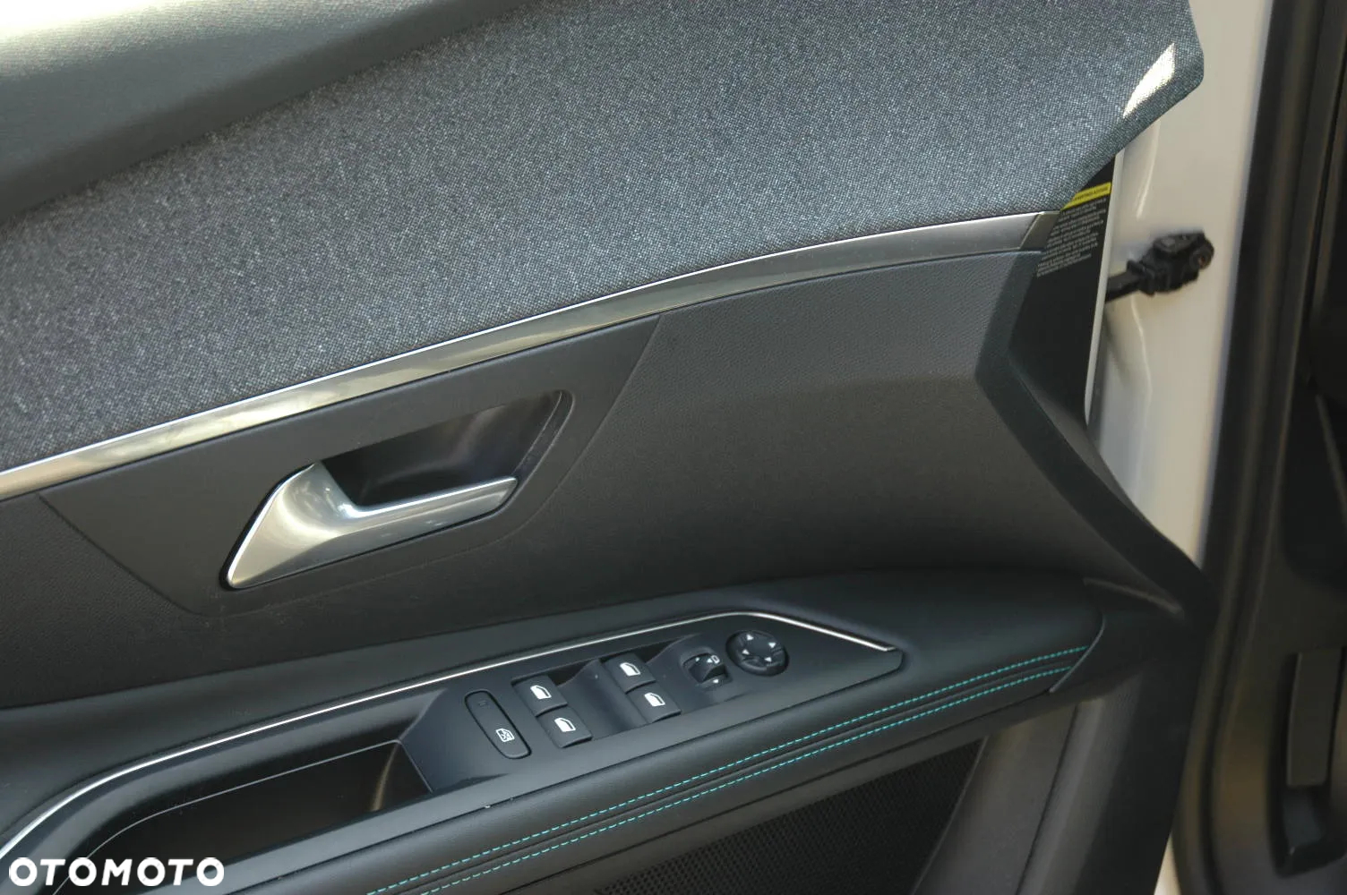 Peugeot 3008 1.2 PureTech Allure Pack S&S EAT8 - 19