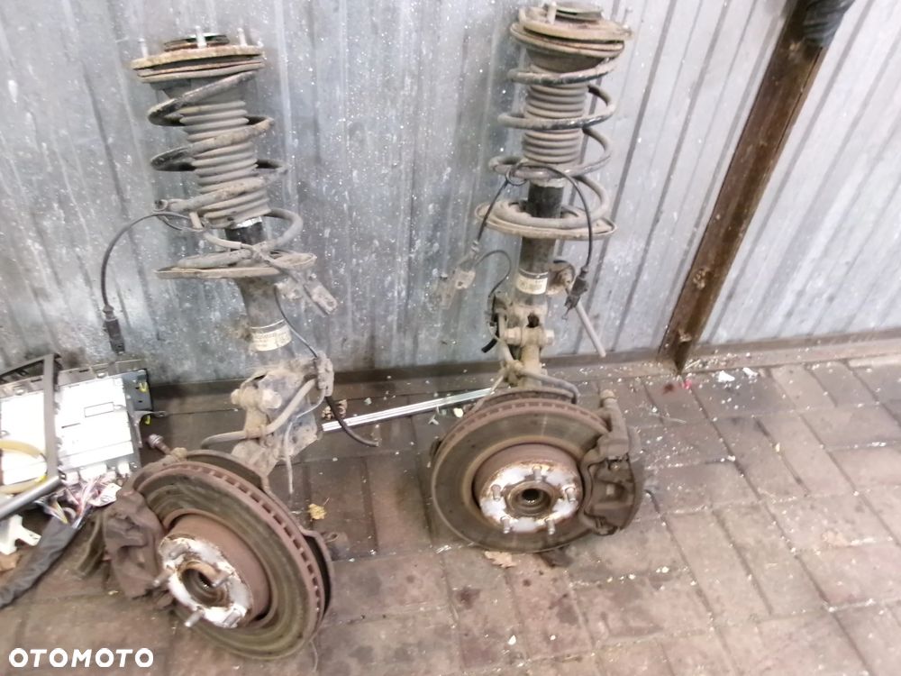 MCPERSON AMORTYZATOR ZWROTNICA AVENSIS T27 2.0 BENZ 09-18 - 1