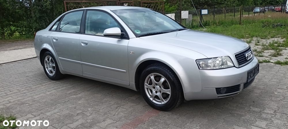Audi A4 Limousine - 10
