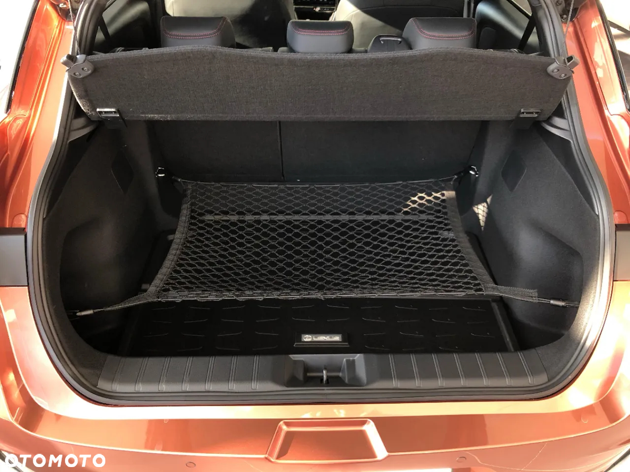 Lexus LBX 1.5 Hybrid Emotion - 7