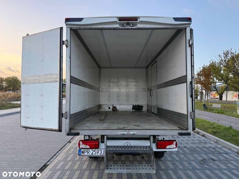 Mercedes-Benz Sprinter - 10