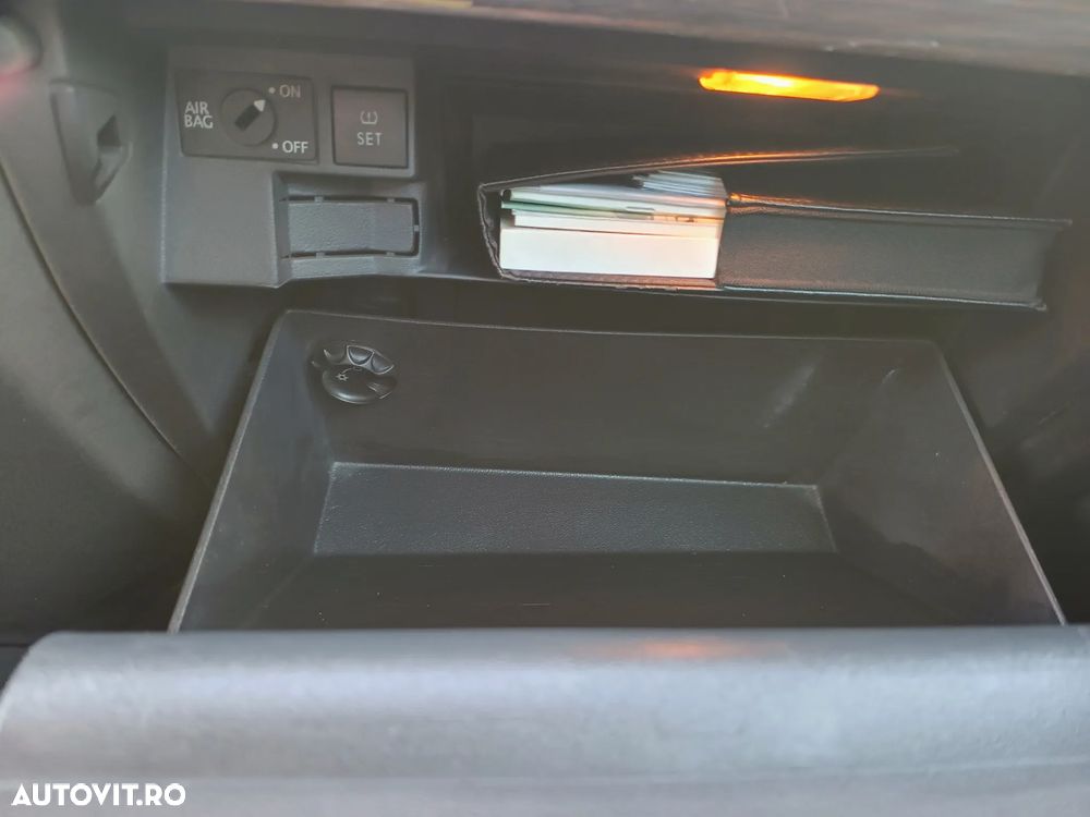 Volkswagen Jetta - 29