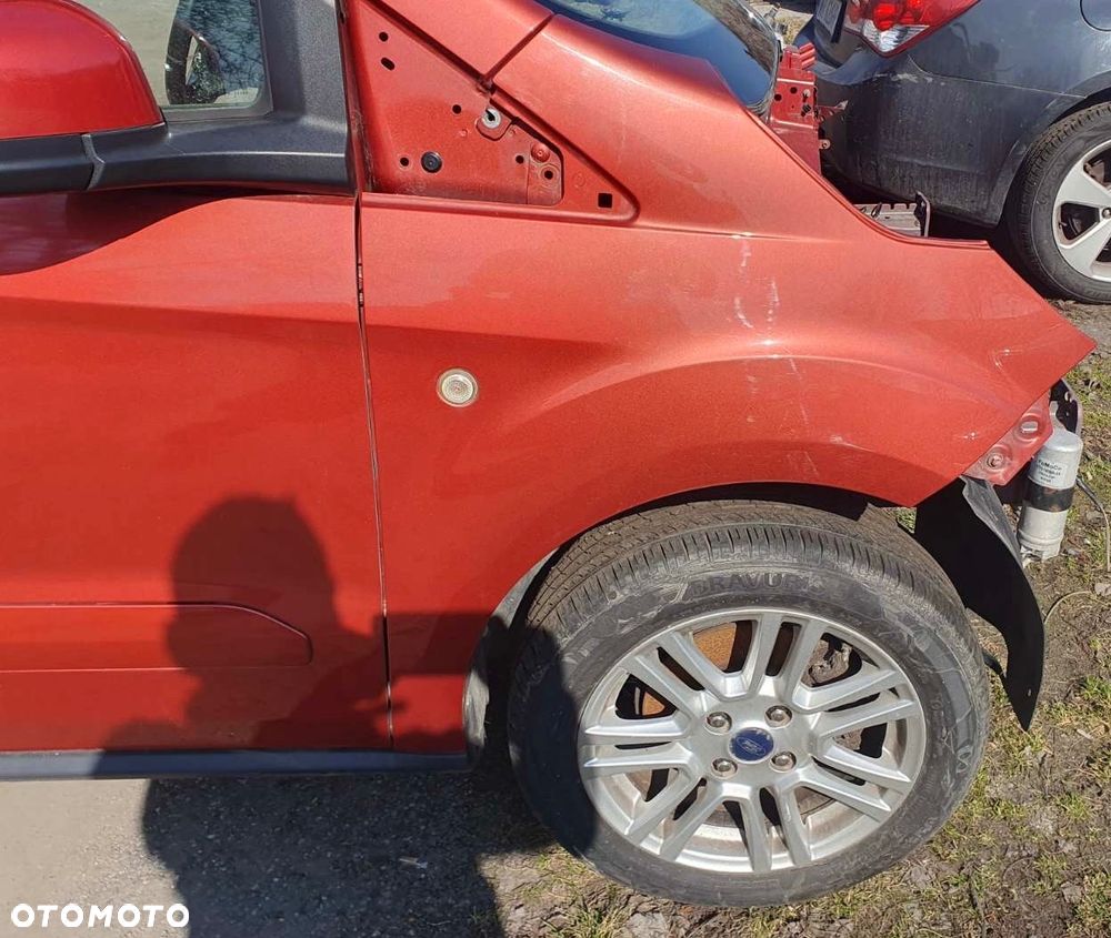 BŁOTNIK PRAWY FORD TOURNEO COURIER 14-19 KOD EN