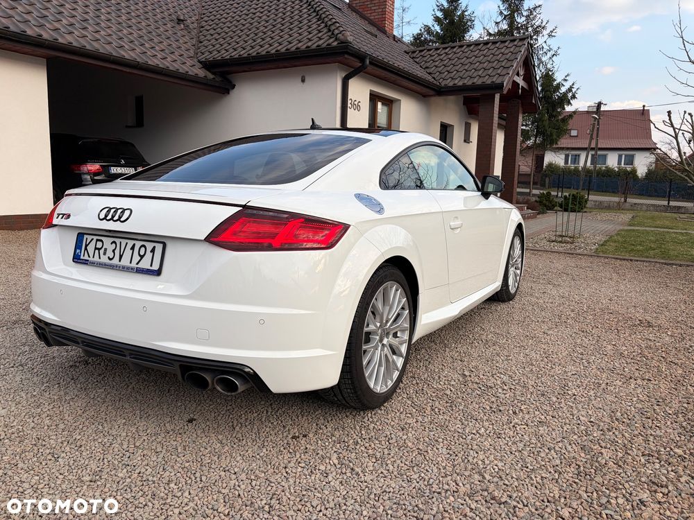 Audi TT S Coupé - 4