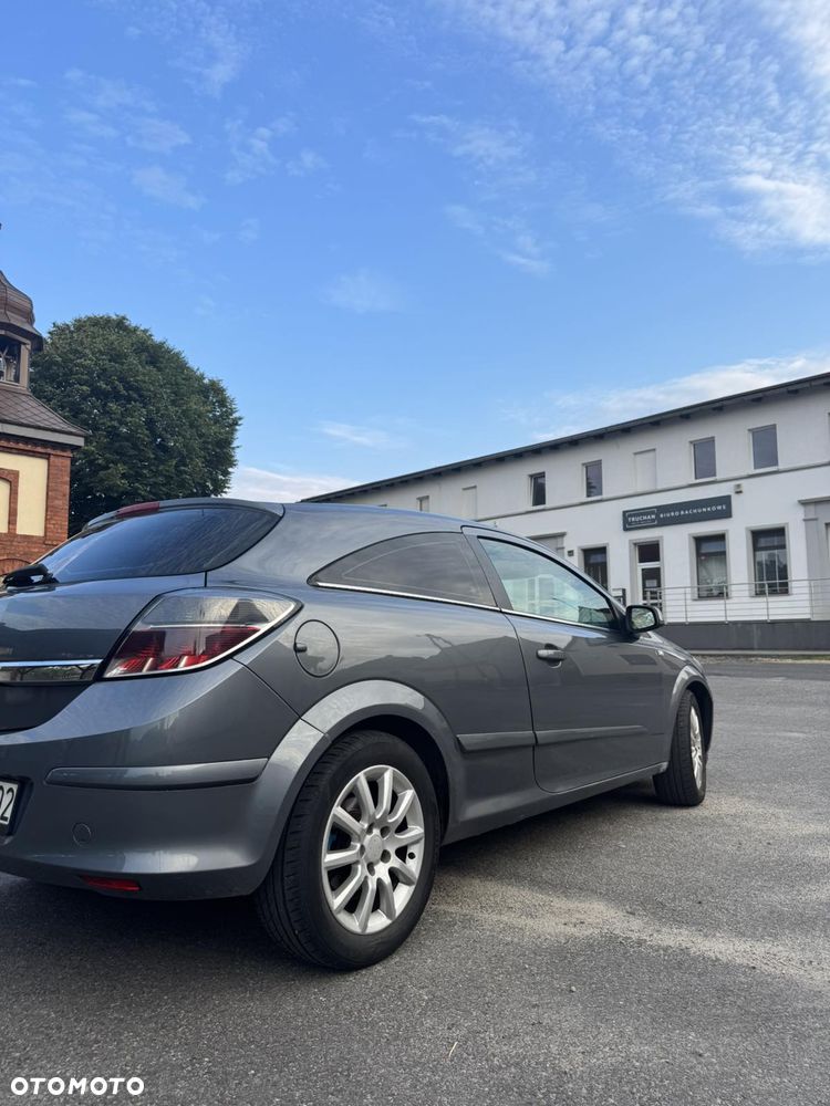 Opel Astra 1.9 CDTI Cosmo - 4