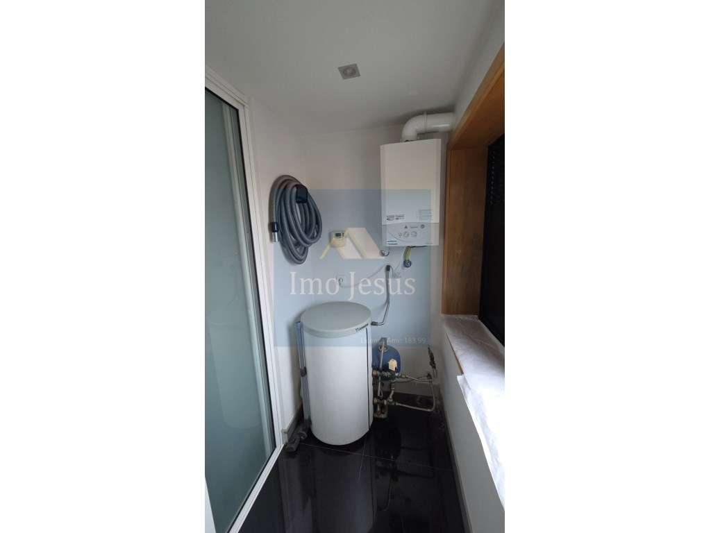 Apartamento T2 Centro de Canelas - Grande imagem: 3/24