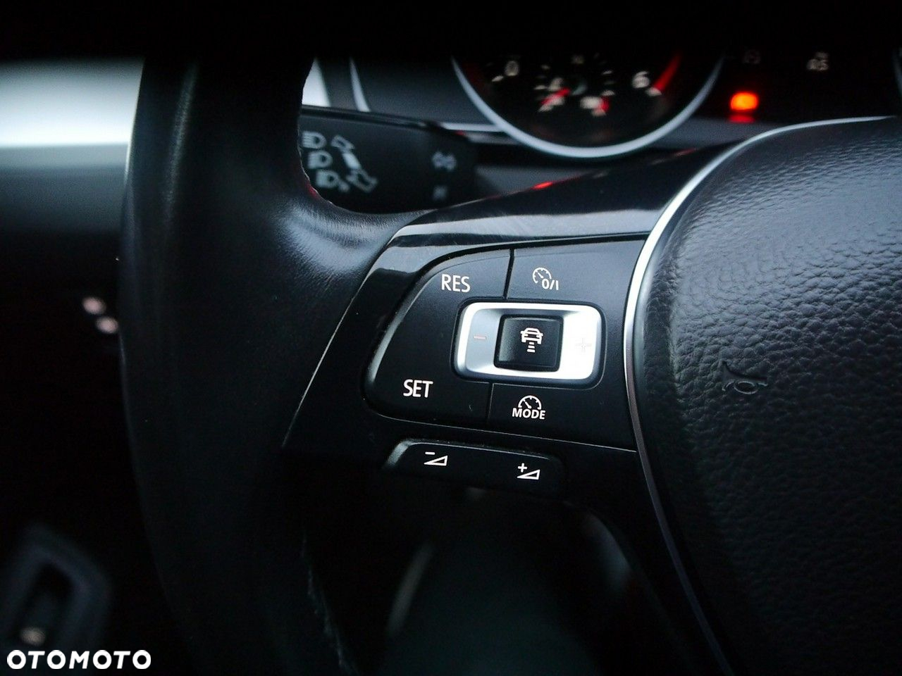 Volkswagen Passat Variant 1.6 TDI (BlueMotion Technology) Comfortline - 34