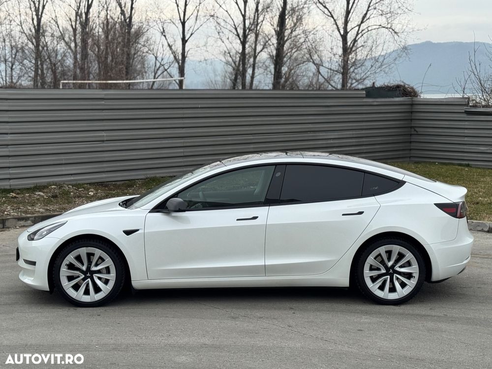 Tesla Model 3 - 12