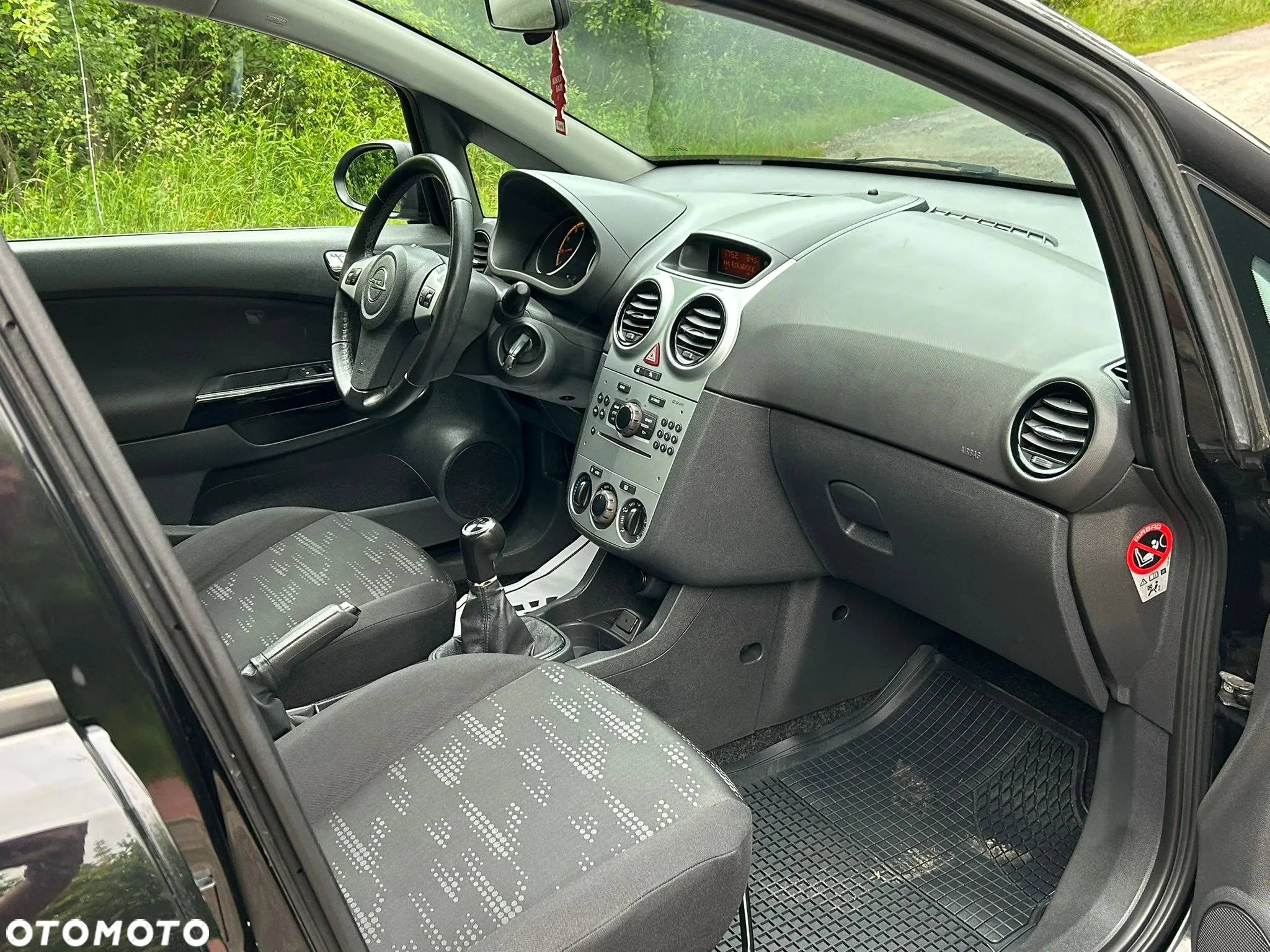 Opel Corsa 1.2 16V Enjoy - 8
