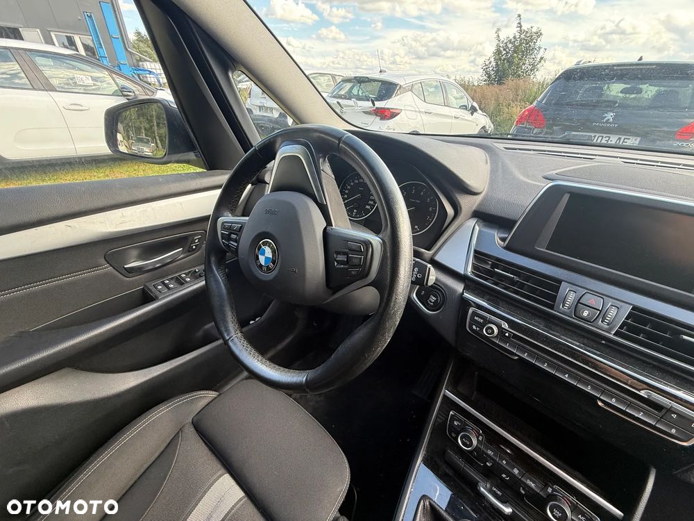 BMW Seria 2 218i - 10
