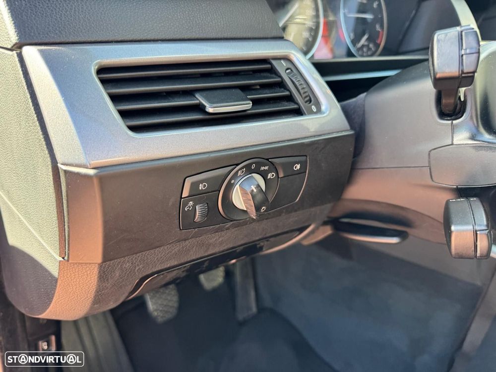 BMW 520 d Touring Executive - 40