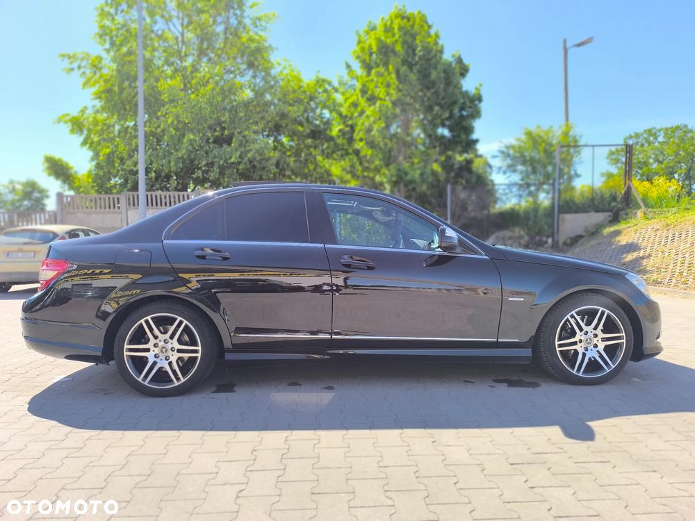 Mercedes-Benz Klasa C 300 CDI 4Matic 7G-TRONIC Avantgarde Edition - 15