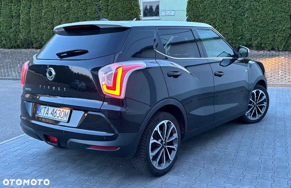 SsangYong/KGM Tivoli e-XGi 160 2WD Black+White - 5