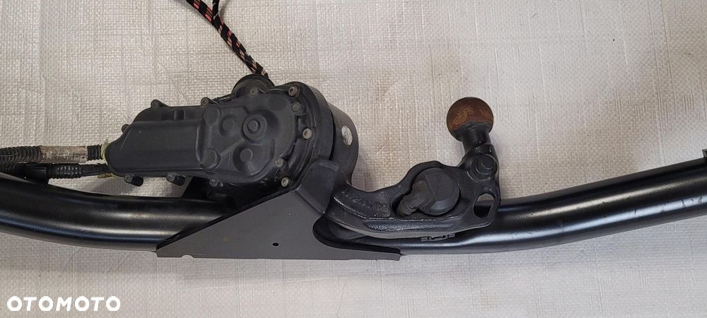 HAK HOLOWNICZY VW GOLF VIII KOMBI 2019- 5H9803881D - 5