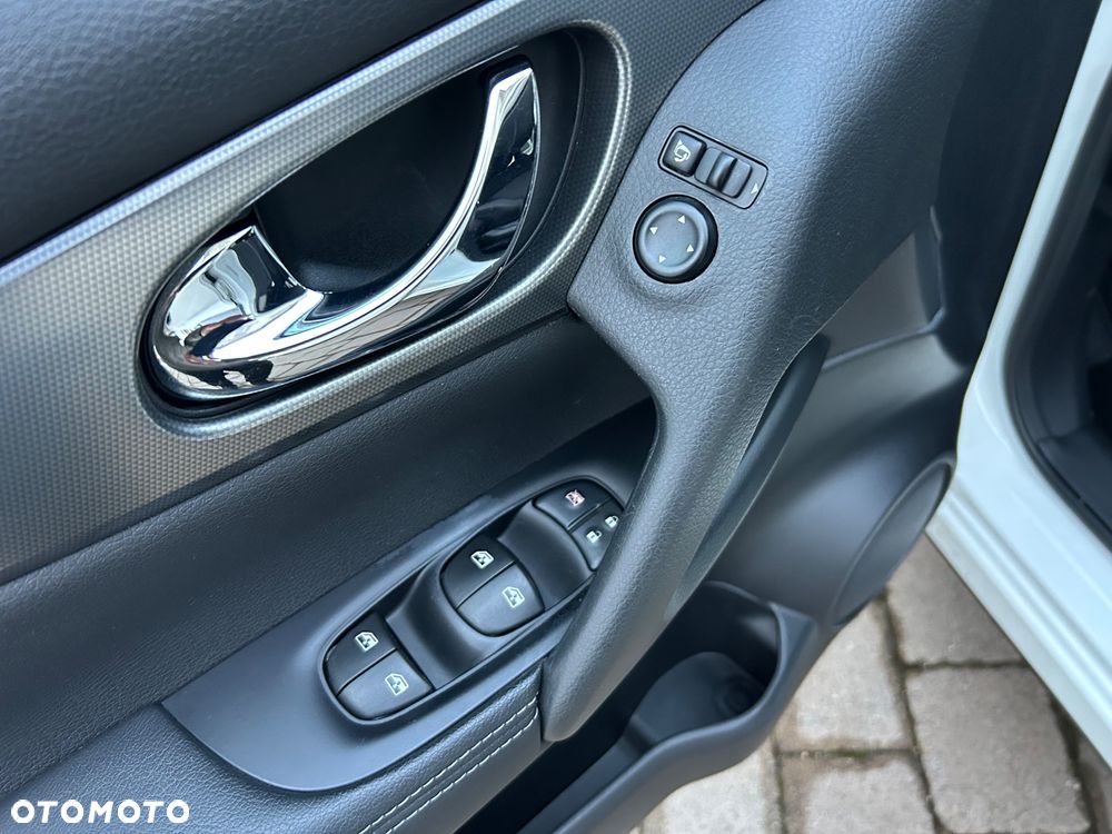 Nissan Qashqai 1.3 DIG-T SHIRO - 14