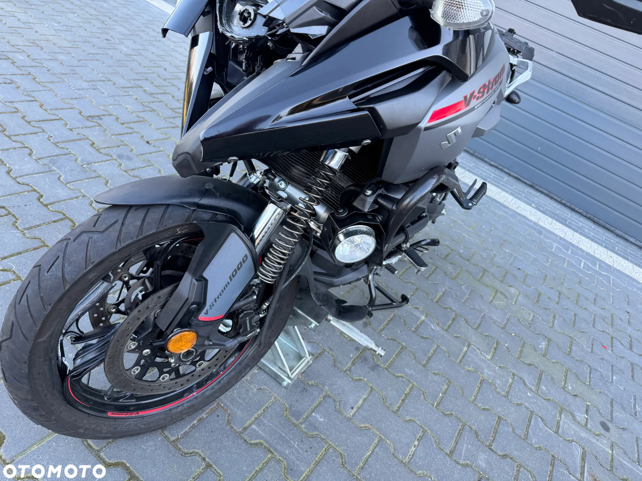 Suzuki V-STROM - 15