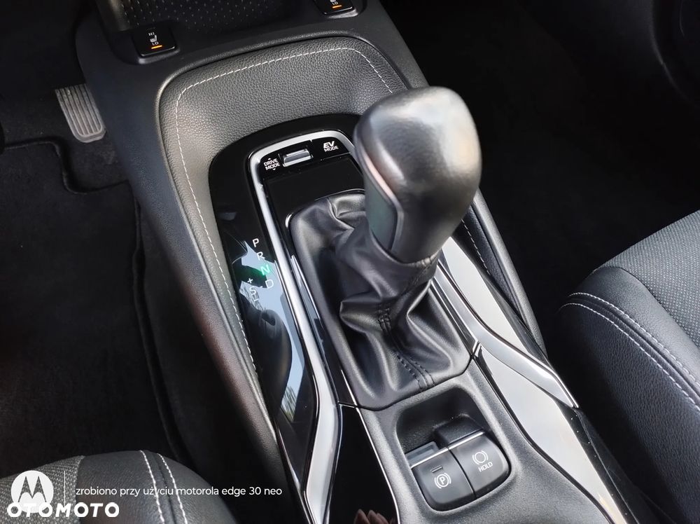 Toyota Corolla 2.0 Hybrid Style - 22