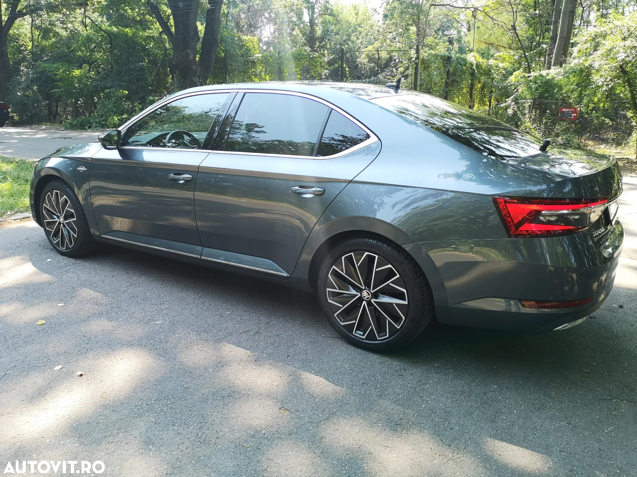 Skoda Superb 2.0 TDI DSG Laurin & Klement - 5