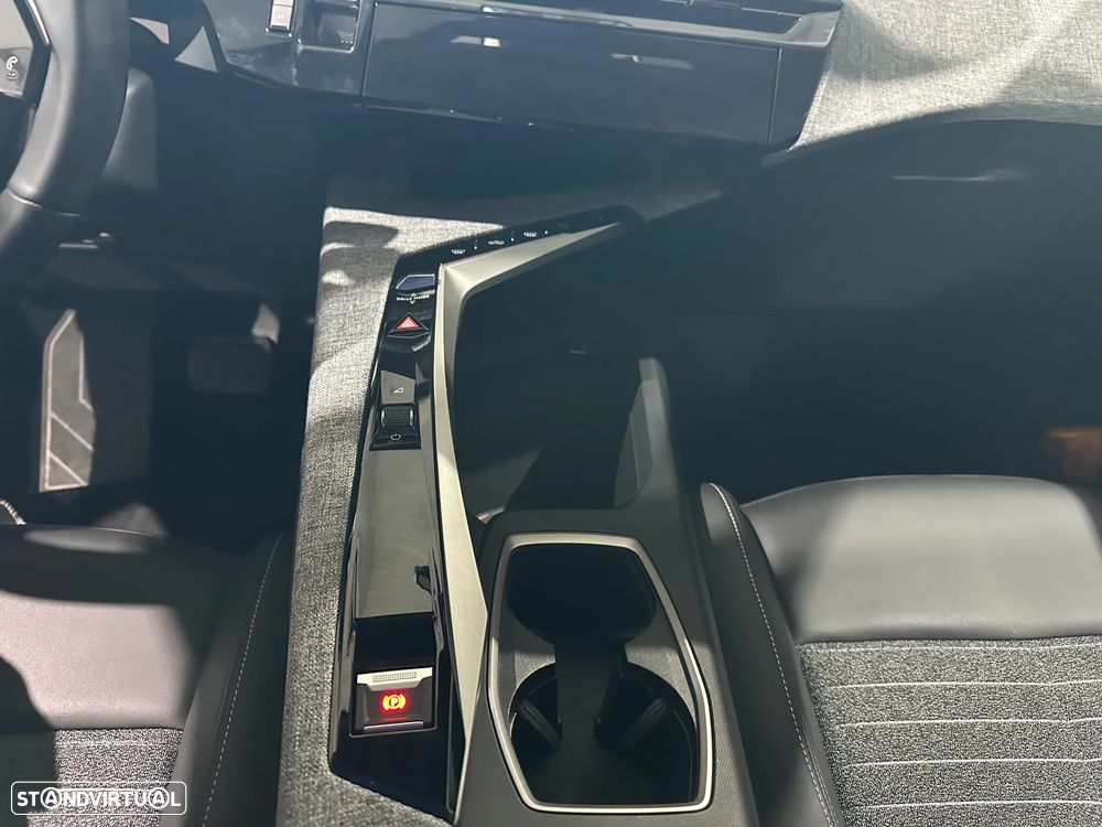 Peugeot 5008 1.2 Hybrid Allure e-DCS6 - 11