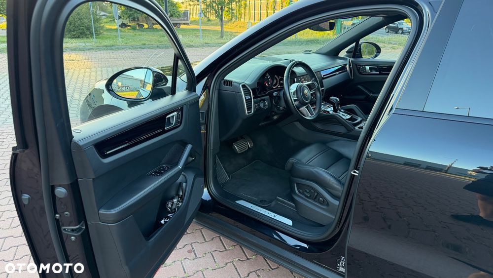 Porsche Cayenne S - 16