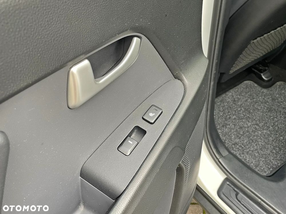 Kia Sportage 1.7 CRDI 2WD ISG Dream-Team Edition - 6